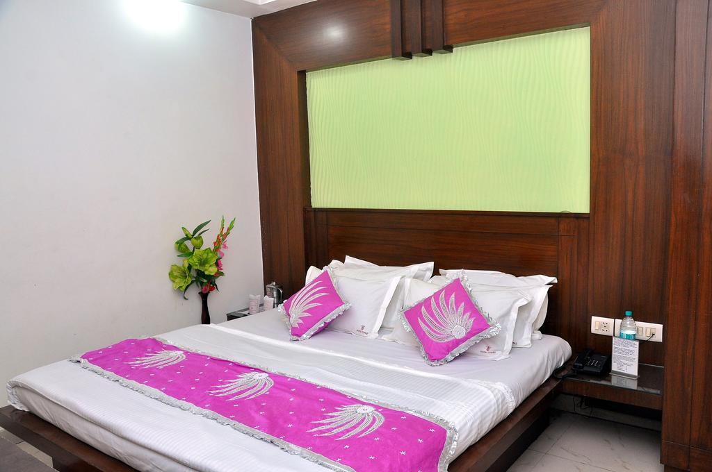 Topaz New Delhi