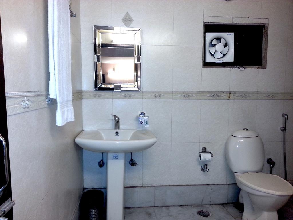 Hotel Ananda Delhi (National Capital Territory of India)