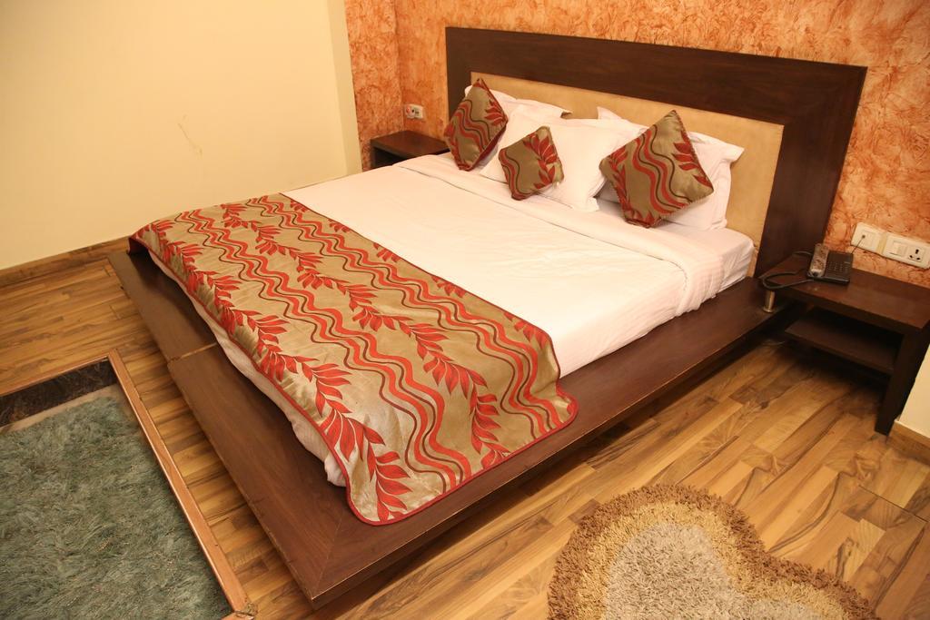 Hotel Mandakini Palace