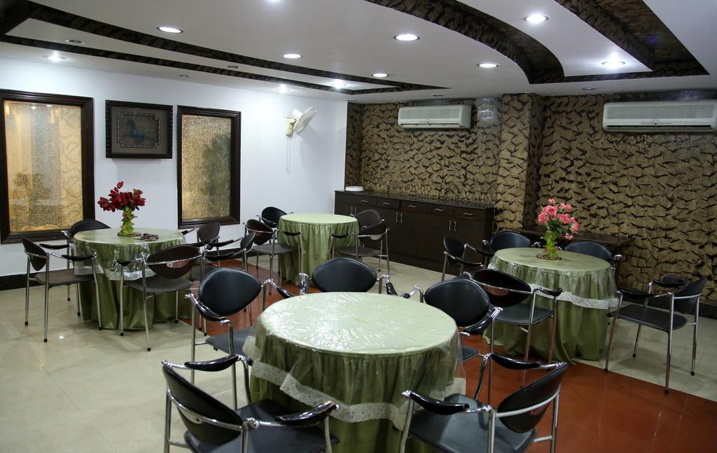 Hotel Ananda Hotel