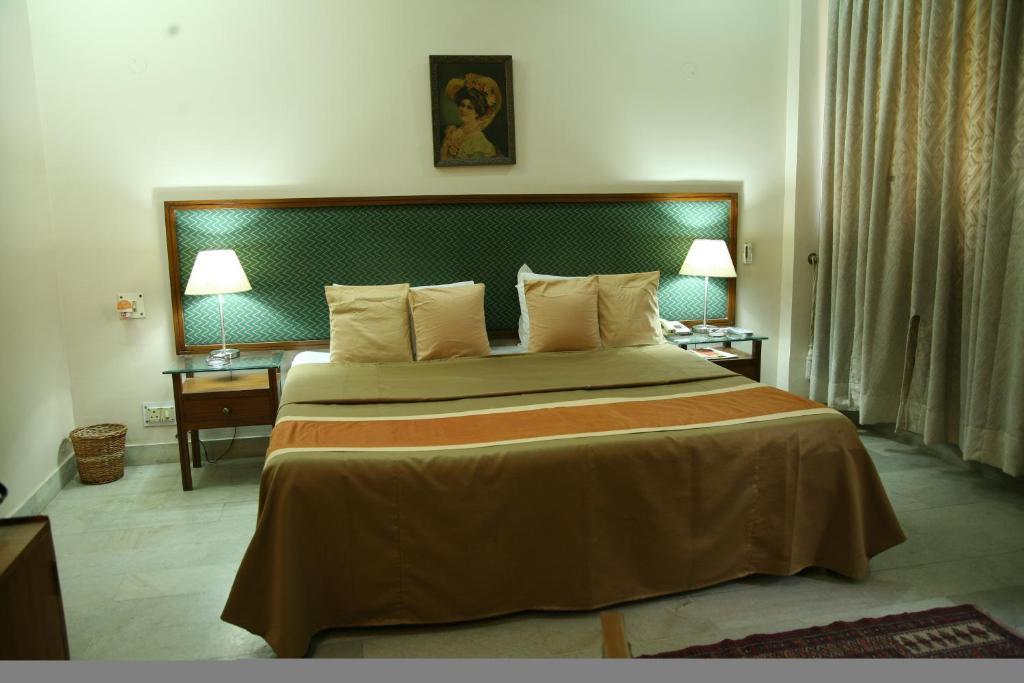 Hotel The Royal Residency 3*