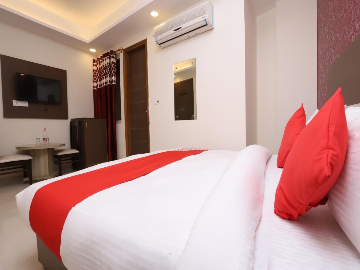 Srv Plaza Delhi 3*