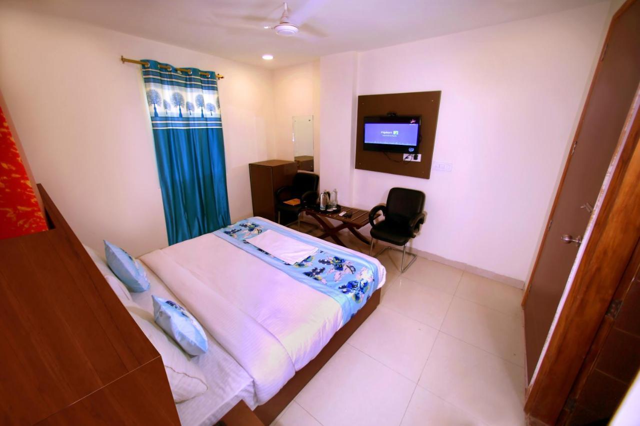 Srv Plaza Delhi Hotel 3*