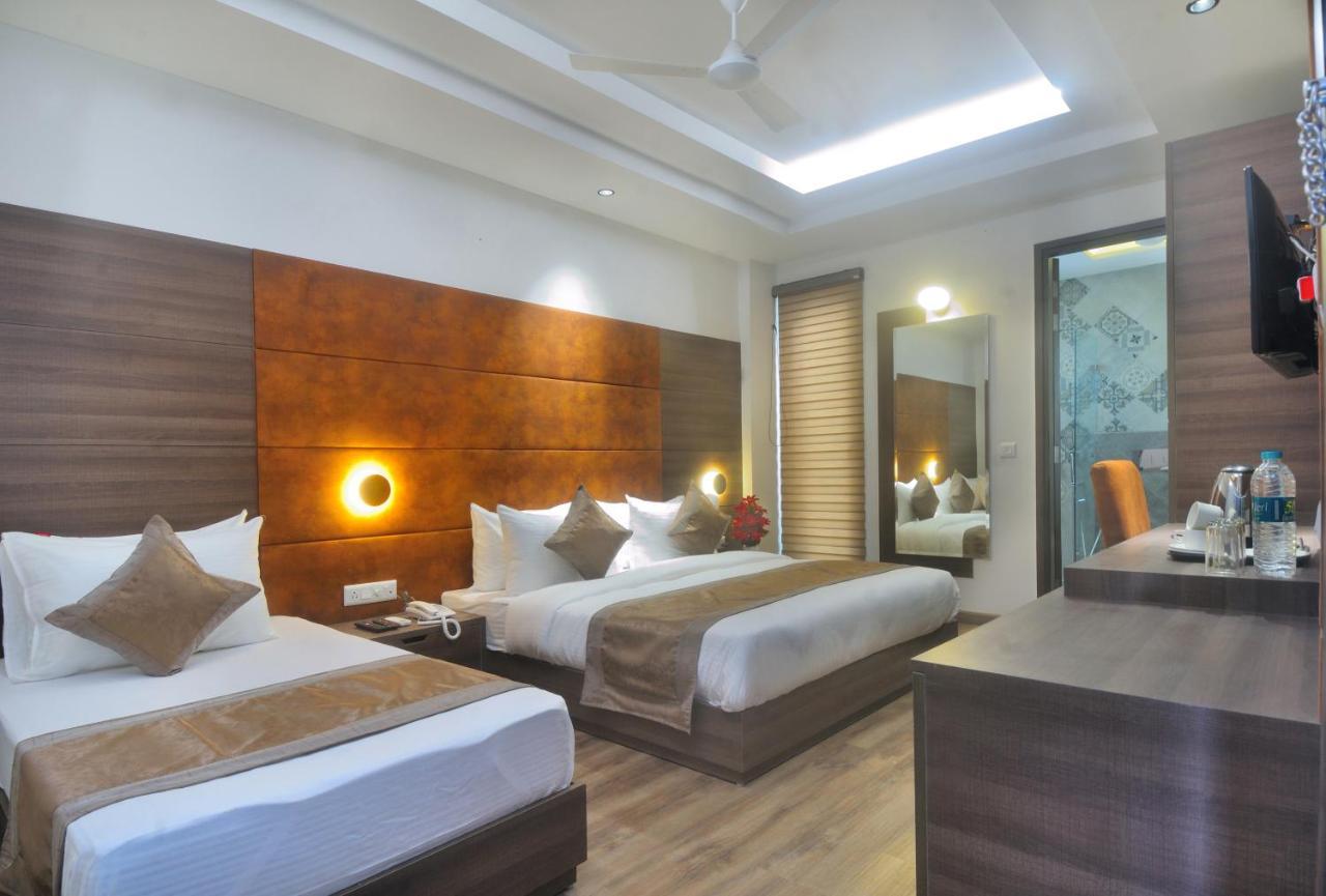 Primeland Hotel 3*