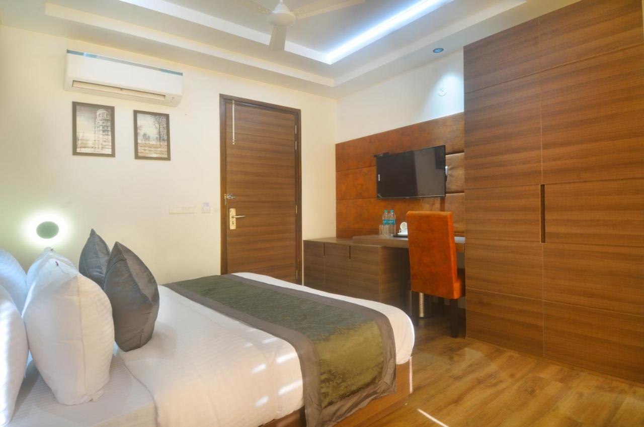 Primeland Hotel 3*