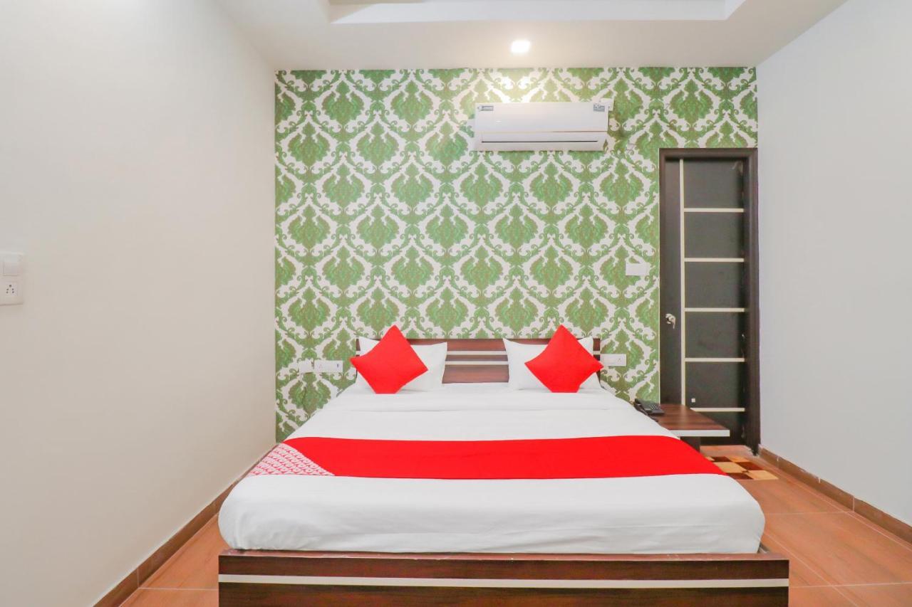 O Red Crown 3* Delhi (National Capital Territory of India)
