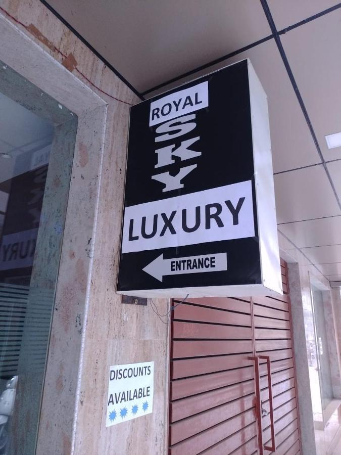 Royal Sky Luxury Near Delhi Airport 3* New Delhi