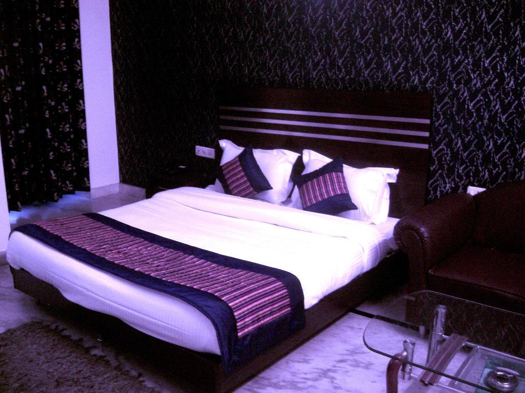 Hotel Mandakini Palace