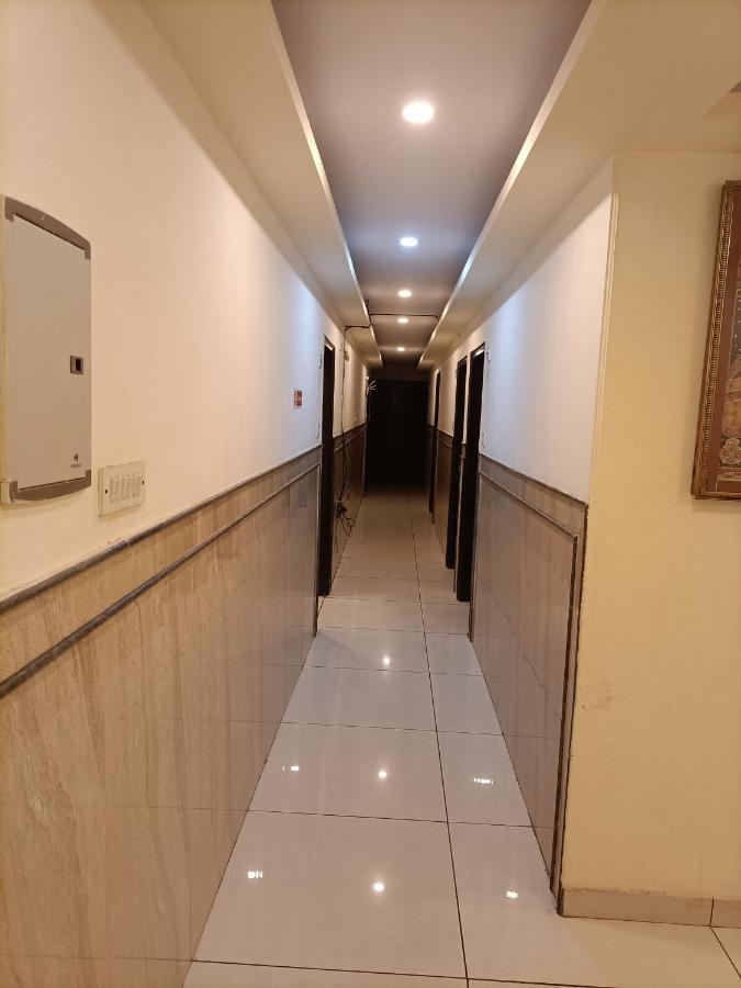 Lite Near Igi Airport New Delhi
