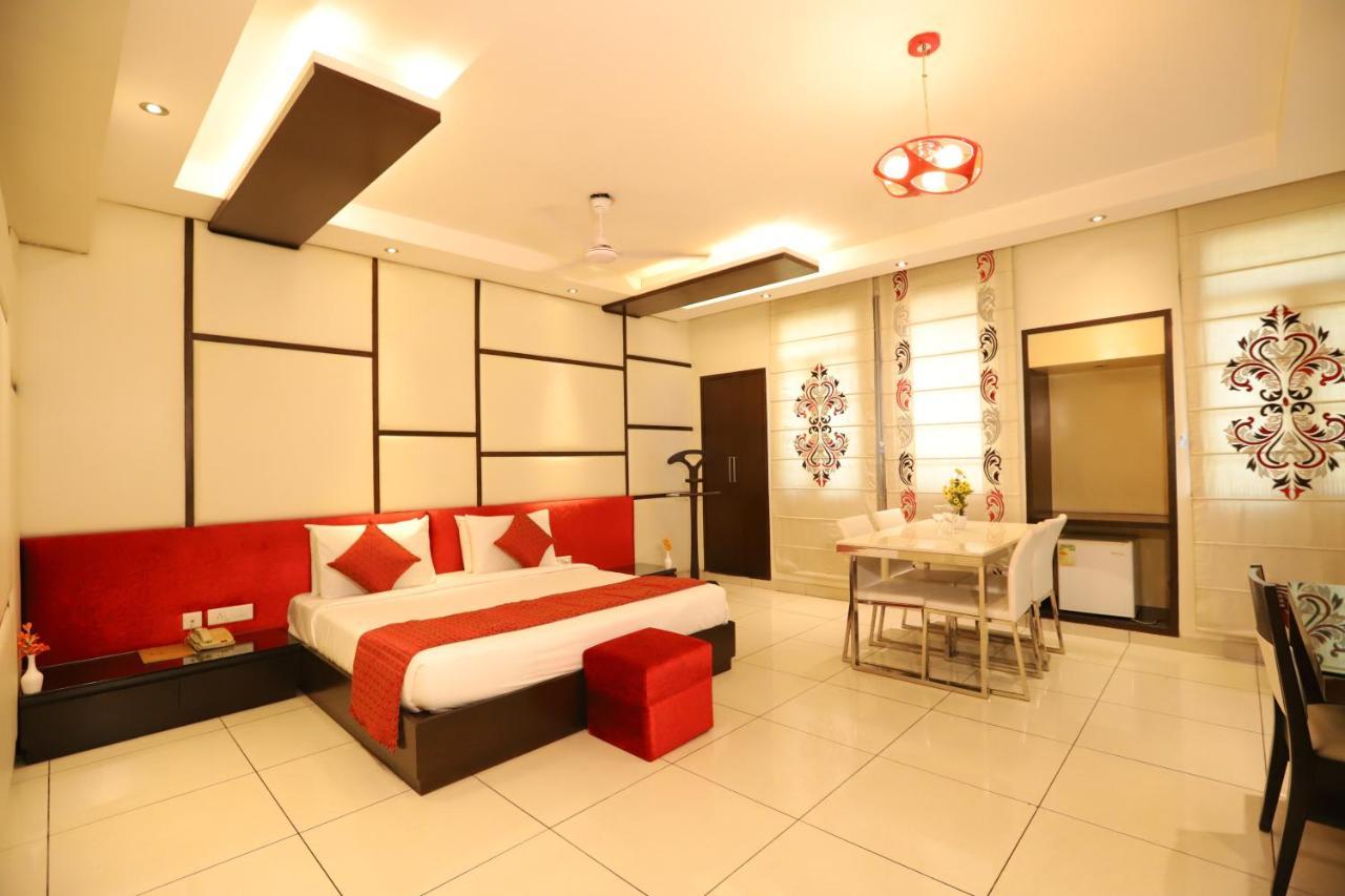 Hotel Amrapali Grand
