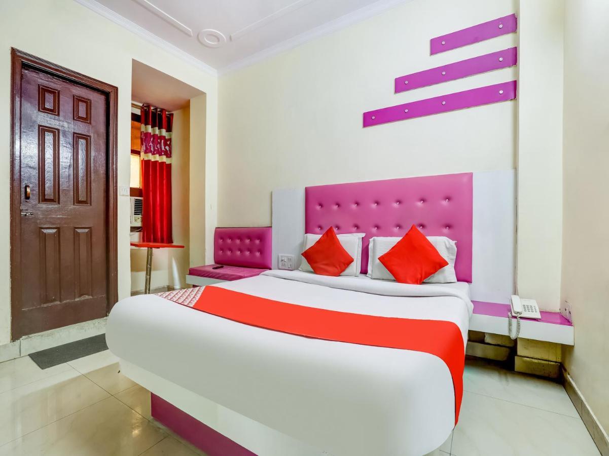 Hotel Oyo 75948 Tushar Continental New Delhi