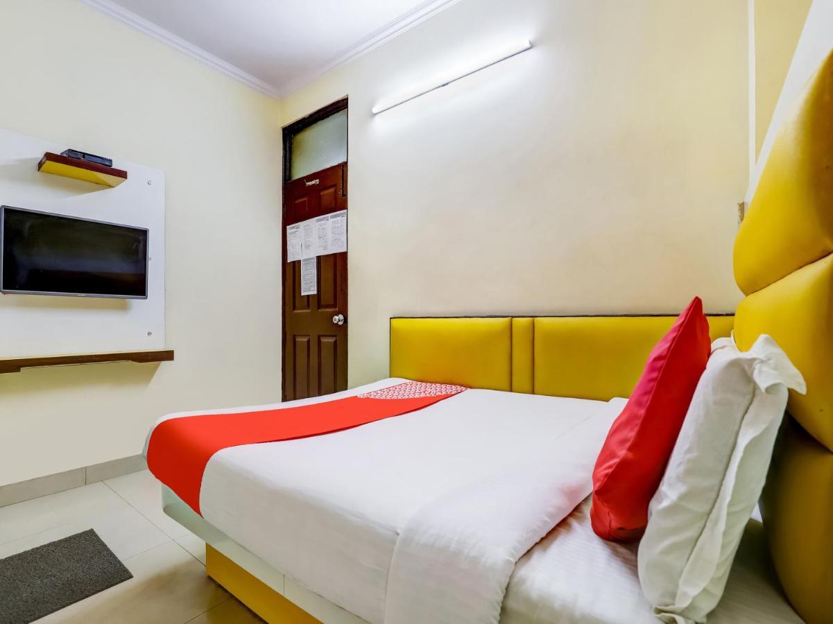 Oyo 75948 Tushar Continental 3* New Delhi