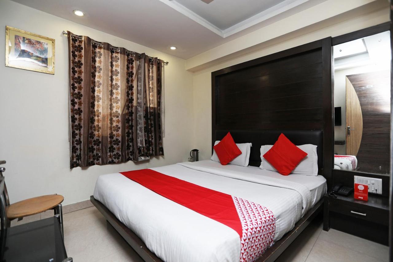 Oyo 2373 D Hotel