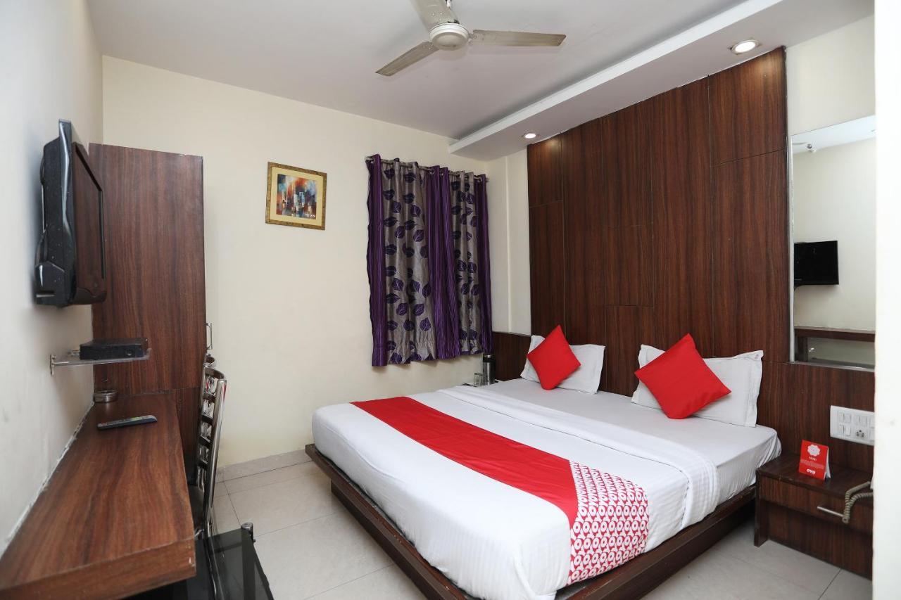 Oyo 2373 D New Delhi