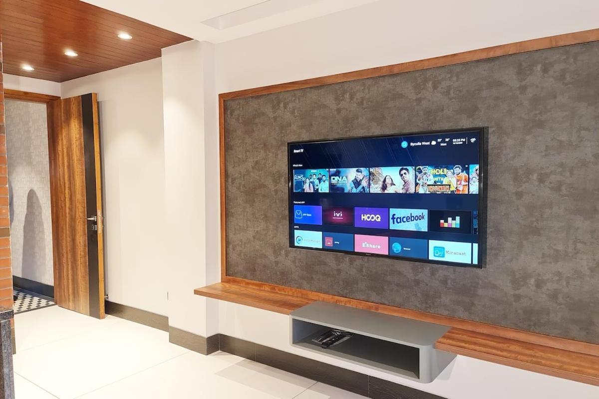 Apt# One-four-two - With Lift - High Speed Wifi - Smart Tv Apartment *