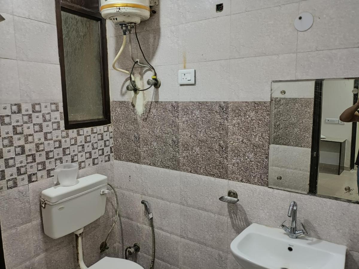 Hotel Hotel Marina Near Igi Airport Delhi 4*