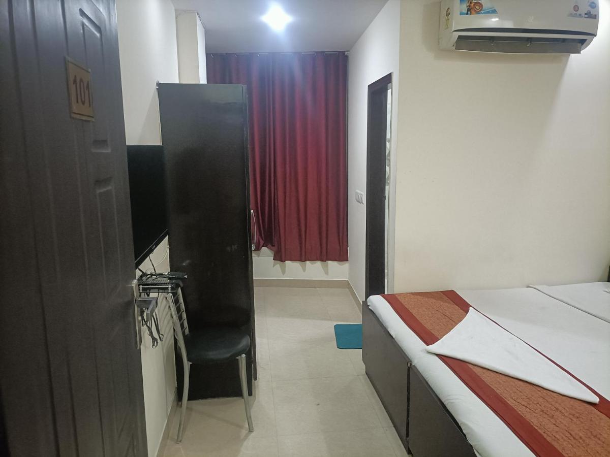 Hotel Marina Near Igi Airport Delhi Hotel 4*