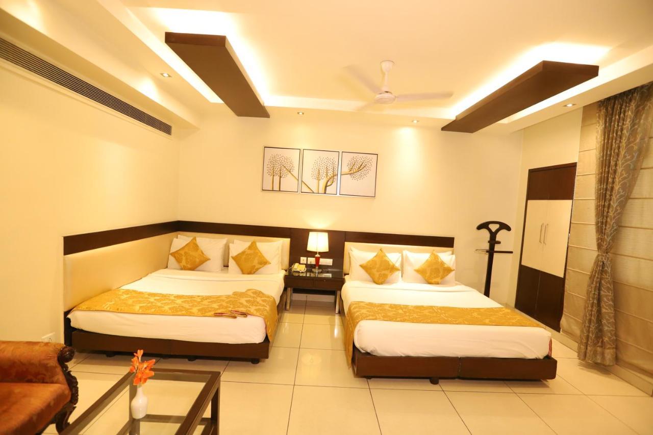Amrapali Grand New Delhi
