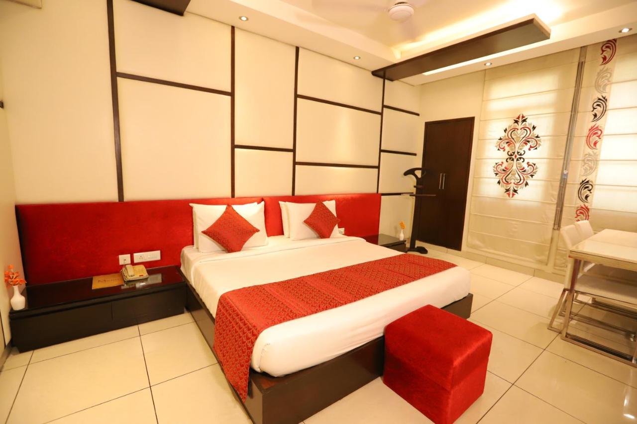 Amrapali Grand