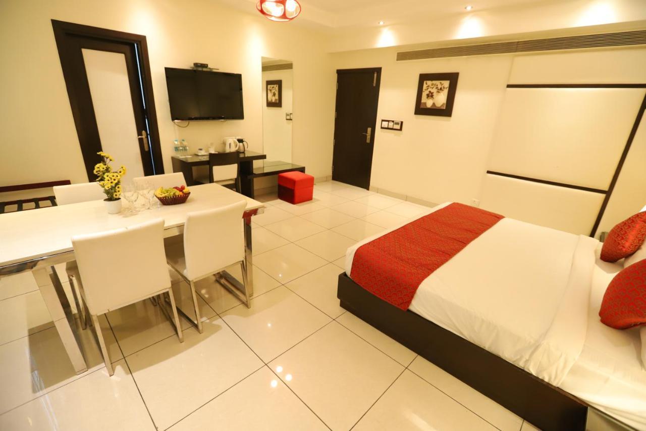 Amrapali Grand Hotel