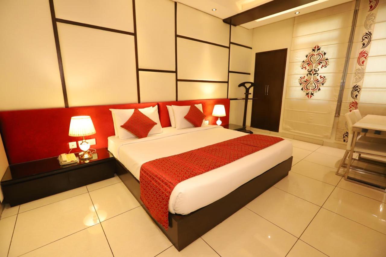 Amrapali Grand