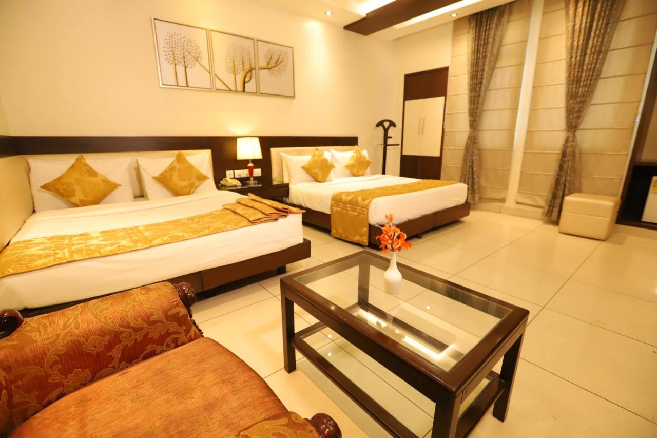 Hotel Amrapali Grand