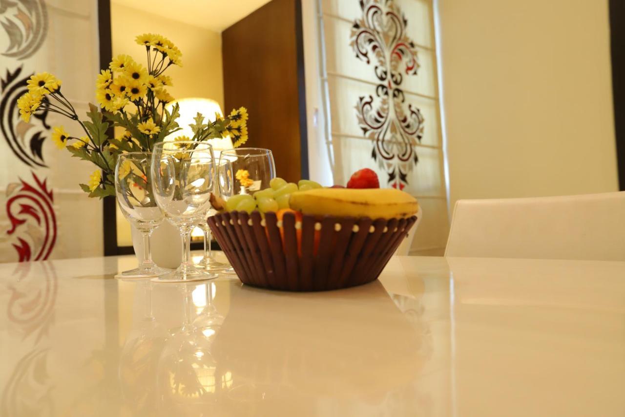 Amrapali Grand New Delhi