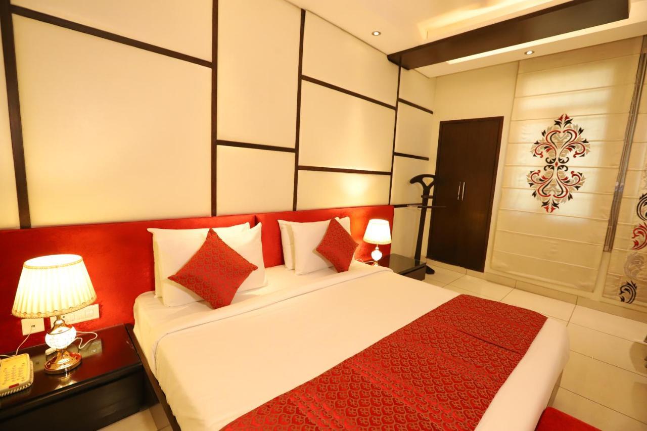Hotel Amrapali Grand