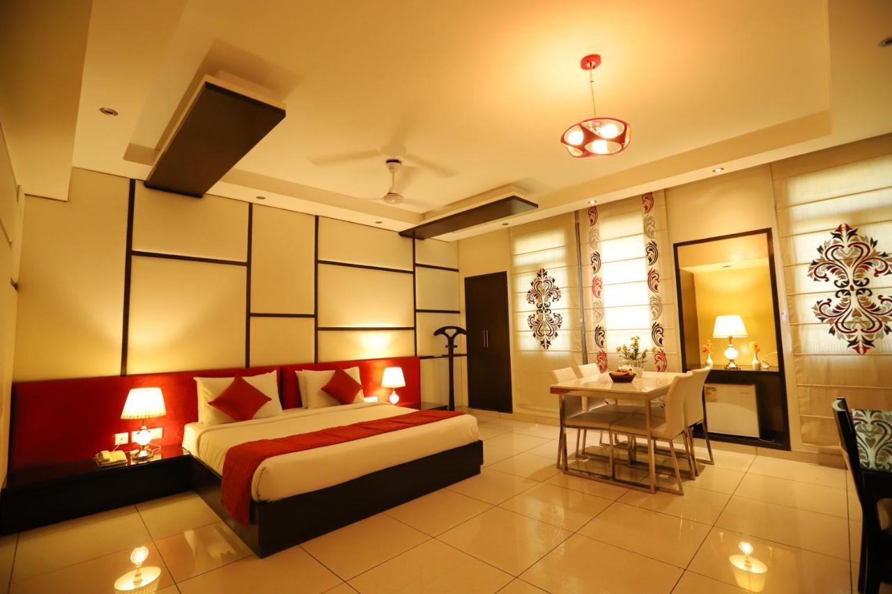 Amrapali Grand New Delhi
