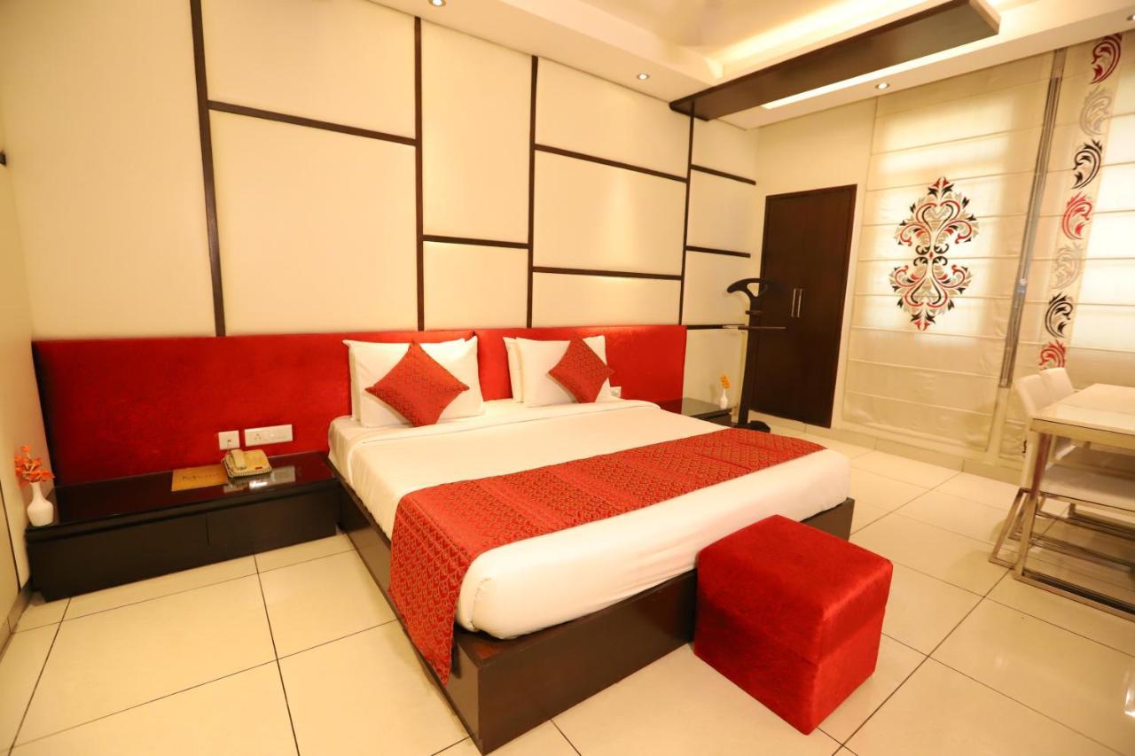 Amrapali Grand 4*