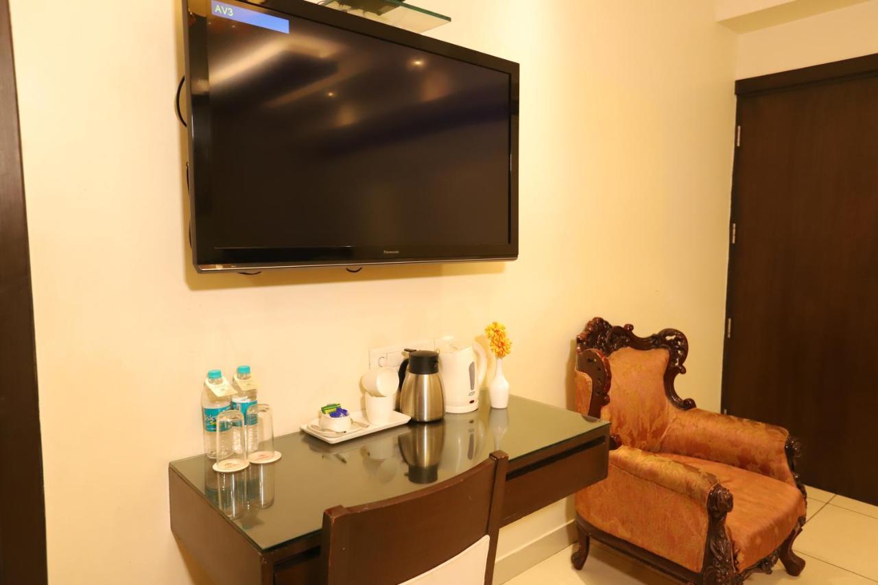 Amrapali Grand Hotel 4*