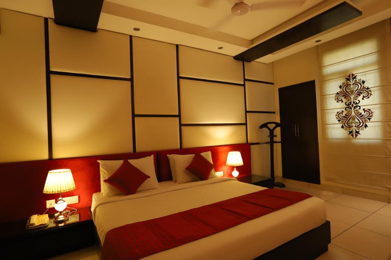 Amrapali Grand 4* New Delhi