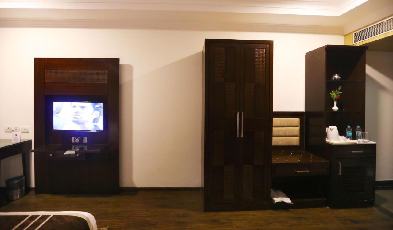 Pitrashish Pride Igi Intl Airport 4*