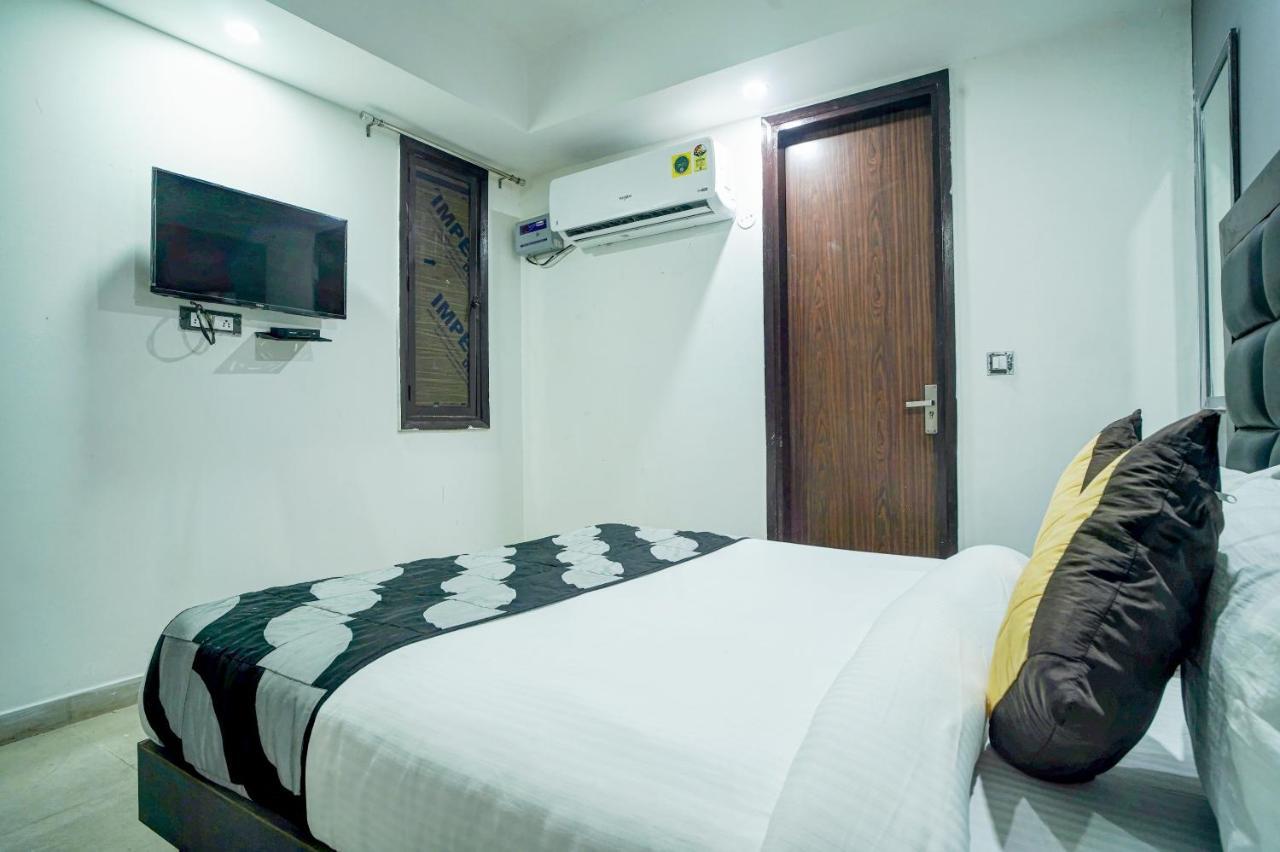 Red Snapper Couple Friendly At West Delhi Hotel 3*