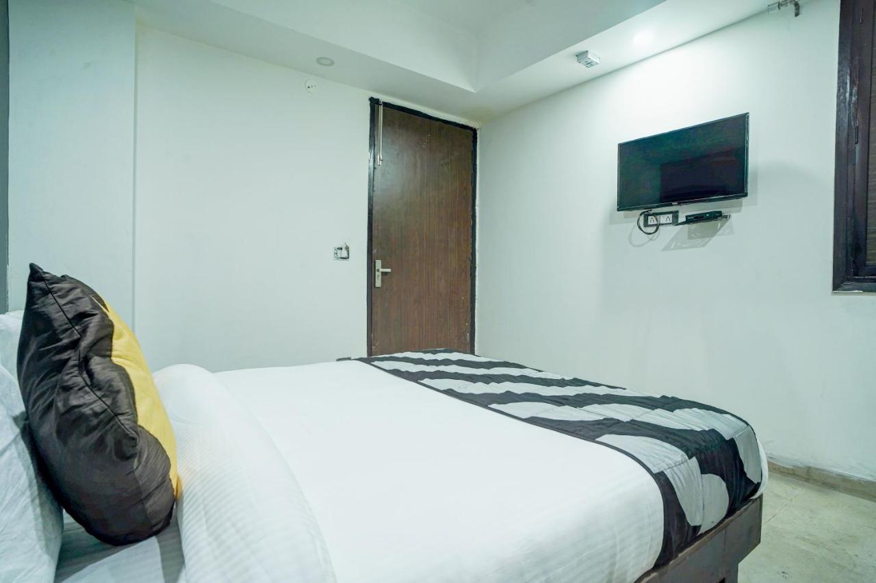 Hotel Red Snapper Couple Friendly At West Delhi New Delhi