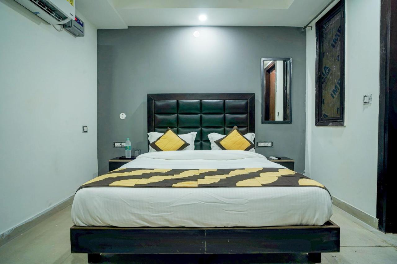 Hotel Red Snapper Couple Friendly At West Delhi New Delhi