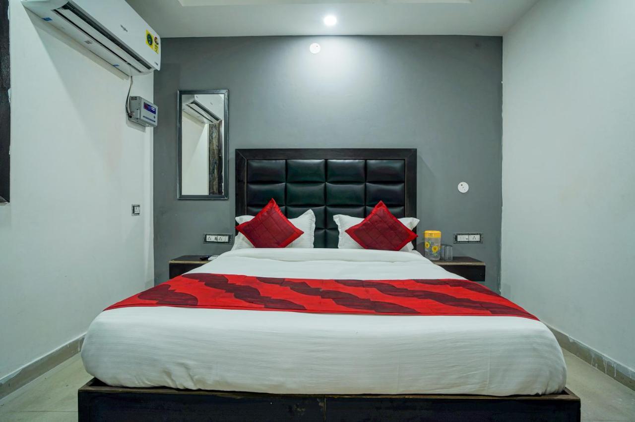 Red Snapper Couple Friendly At West Delhi 3* New Delhi