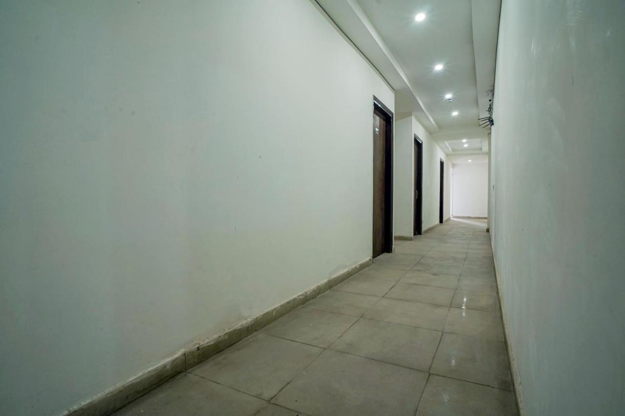 Hotel Red Snapper Couple Friendly At West Delhi