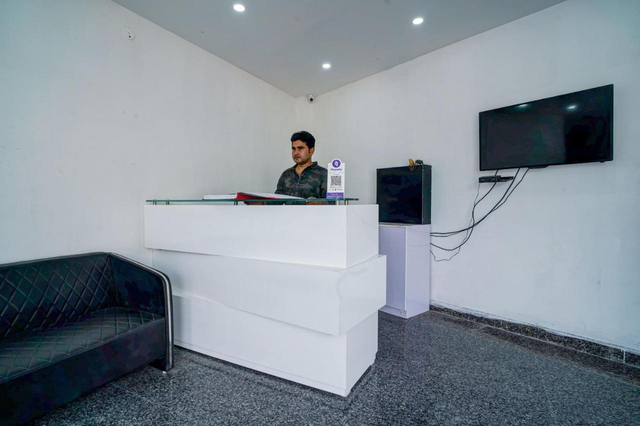 Hotel Red Snapper Couple Friendly At West Delhi New Delhi