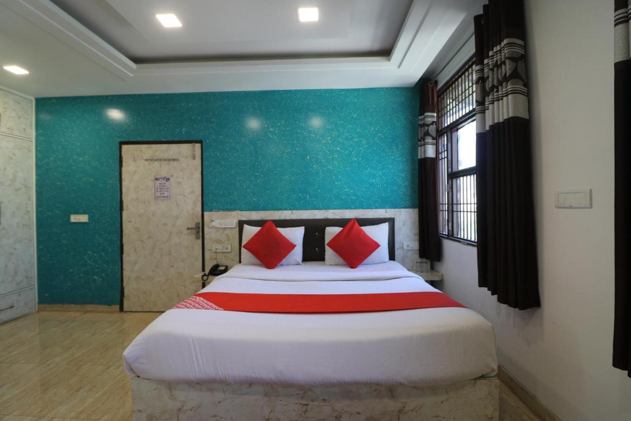 Hotel Airlift At Delhi Airport 3*
