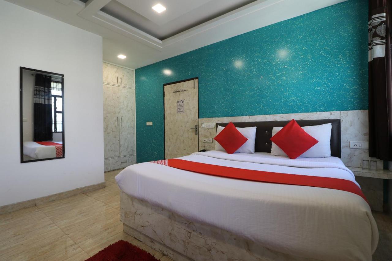 Hotel Airlift At Delhi Airport 3*
