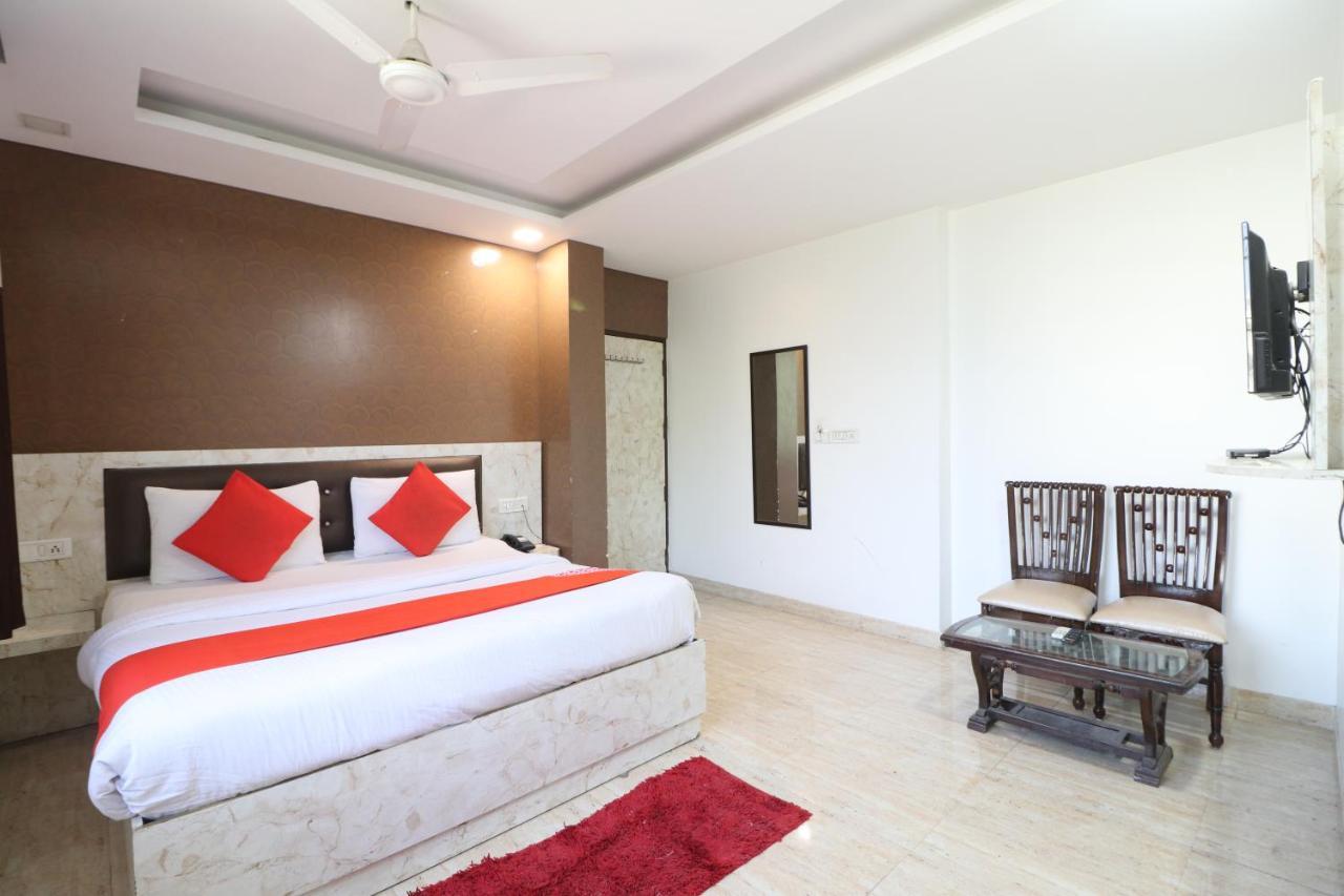 Hotel Airlift At Delhi Airport