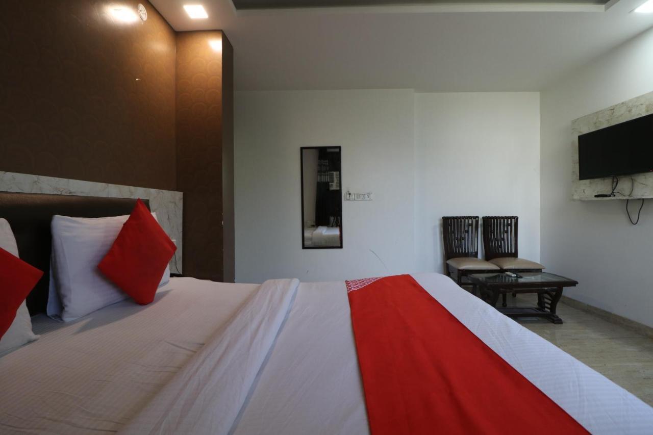 Hotel Airlift At Delhi Airport 3*