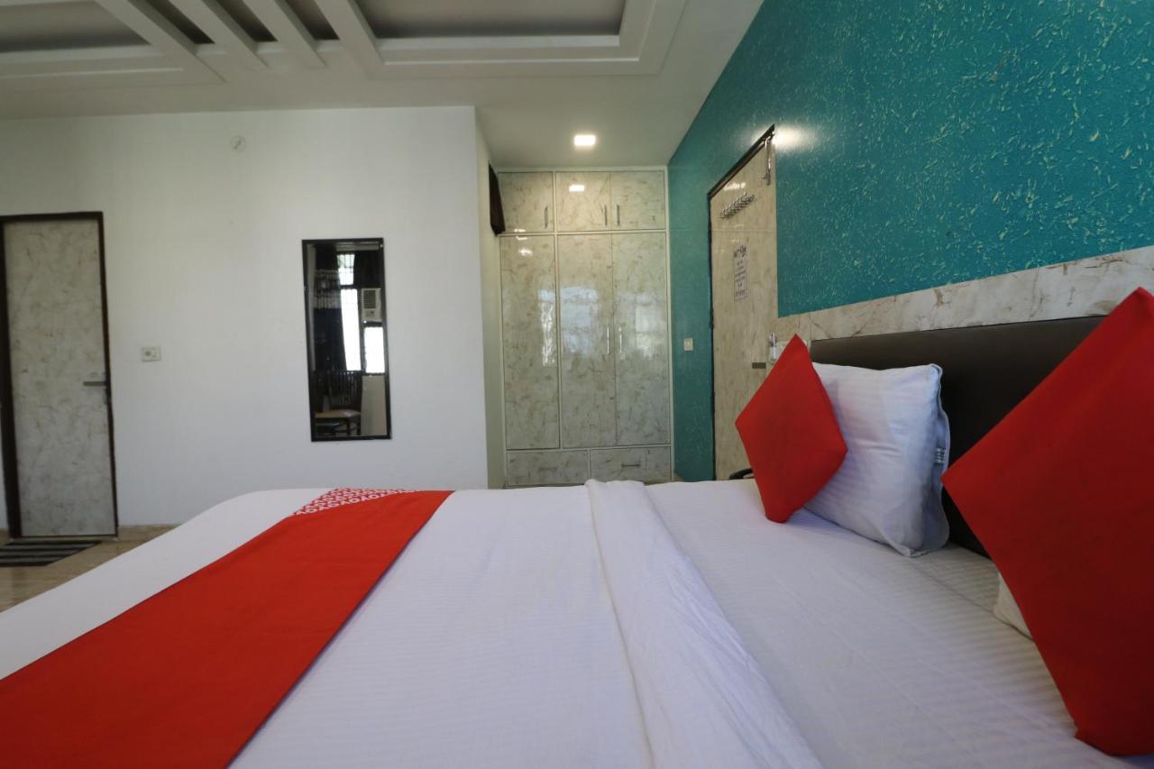 Hotel Airlift At Delhi Airport