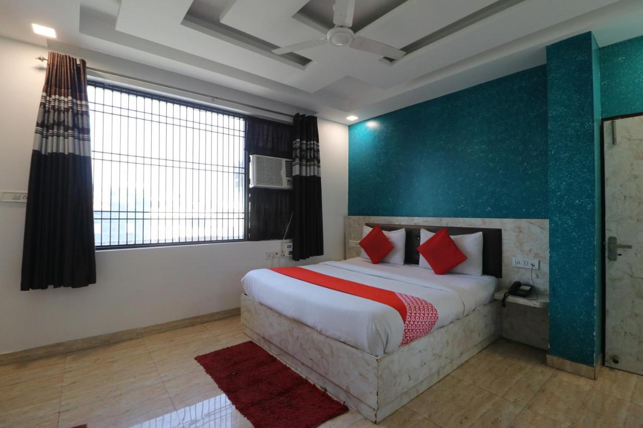 Hotel Airlift At Delhi Airport 3*