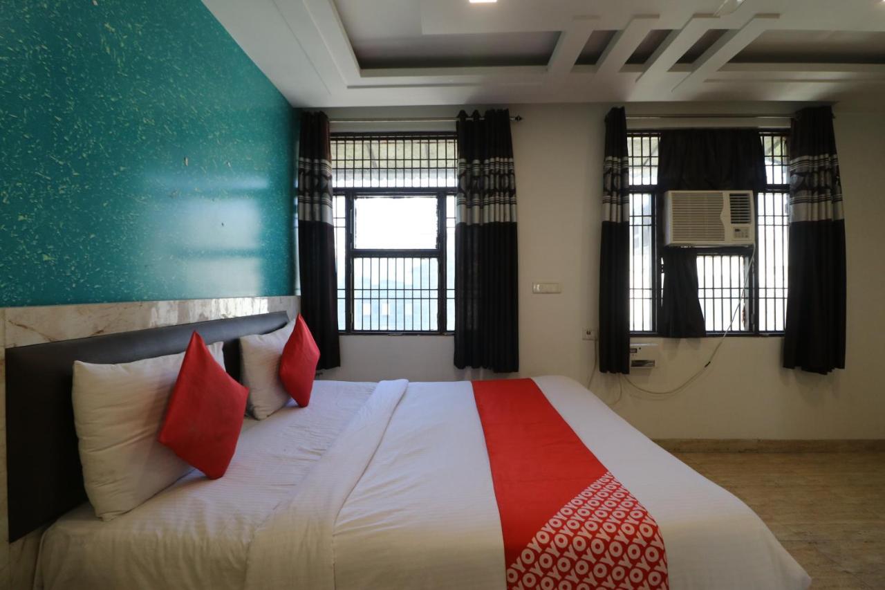 Airlift At Delhi Airport Hotel 3*