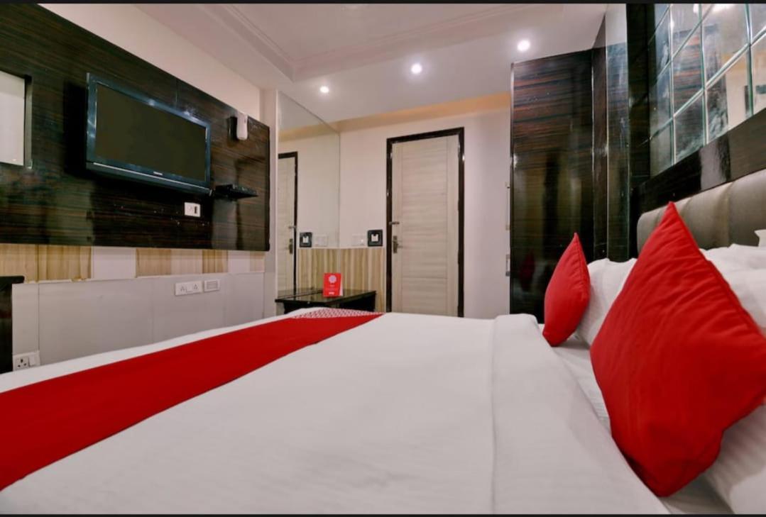 Hotel Lotus Palace