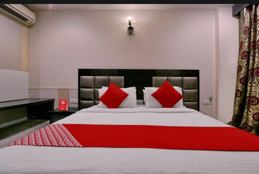 Lotus Palace Hotel 3*