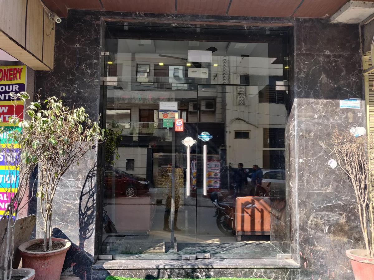 Pawan Plaza Near Sir Ganga Ram Hospital Hotel 3*