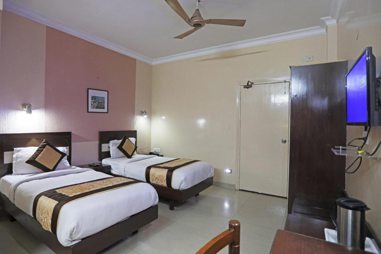 The Tourist - 1 Min From Railway Station Hotel New Delhi